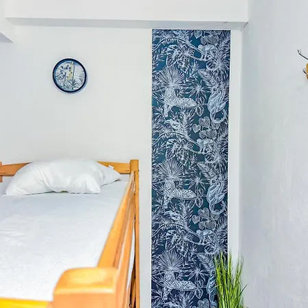 4 Personnes Place St Claire Apartmán *